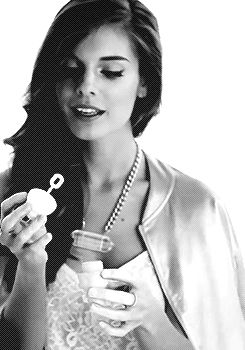 Caitlin Stasey -5/90 -5'1''- 34-24-34''- 32C-Bra -110lbs -5.5-Shoe, Sweet Petite Cunnilingus! -Yum! Yum!