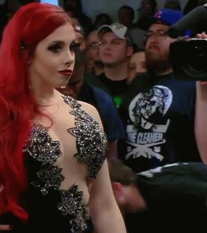 Re: Taeler With Quite The Dress!