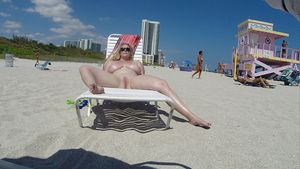 Could you rub some sunscreen on me?