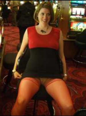 sin-city-sights:A little blurred but still worthy.