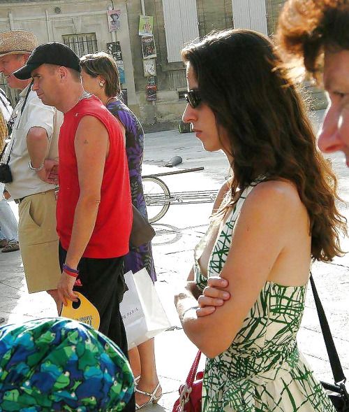 voyeurcandid:

downblouse-pics: