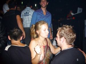 voyeurcandid: miamihotwife: