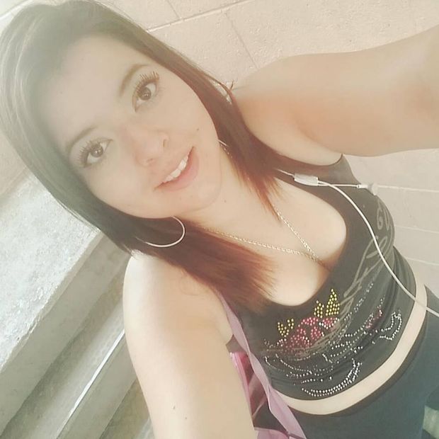 sexy babe bored at work!
