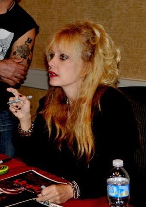 Linnea Quigley -5/58 -5'2''- 34-23-34''- 34C-Bra -98lbs -5-Shoe, Recent Pic, Petite Scream Queen - Cunnilingus! -Yum! Yum!