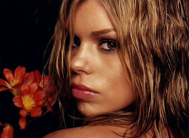 Billie Piper -9/82 -5'5''- 36-26-35''-34B-Bra -121lbs -8-Shoe, Hot British Cunnilingus! -Yum! Yum!