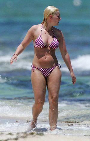 Elisha Cuthbert -11/82 - 5'3''- 34-24-33''-34C-Bra -125lbs -6-Shoe, Pretty Hot Thighs, Cunnilingus! -Yum! Yum! Yum!
