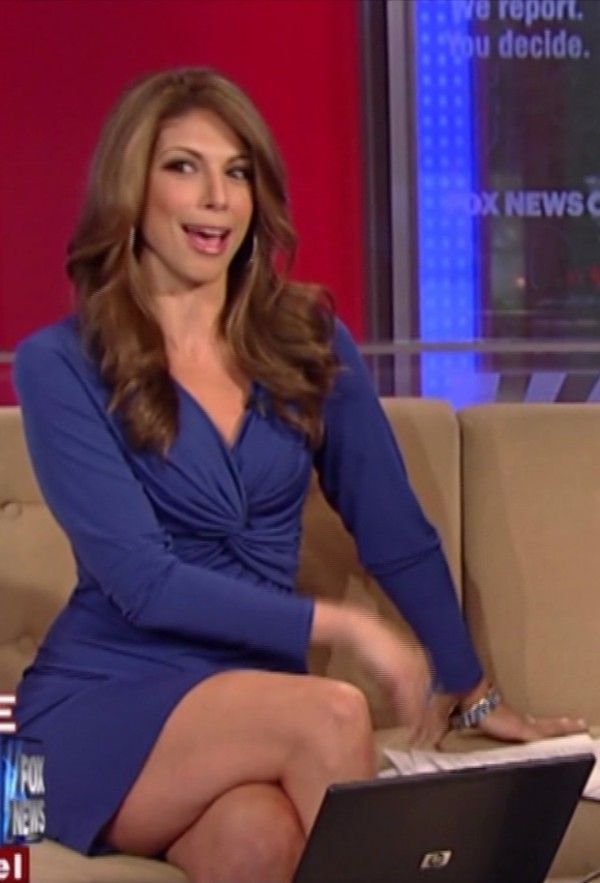 Nichole Petallides legs Nichole Petallides legs 600x883