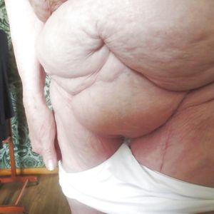 olderlover59: I JUST LOVE OLD GRANNY PUSSY ;)