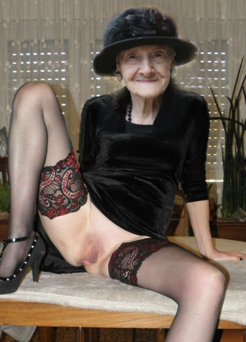 olderlover59:
vroom23:Granny your so naughty & sexy...