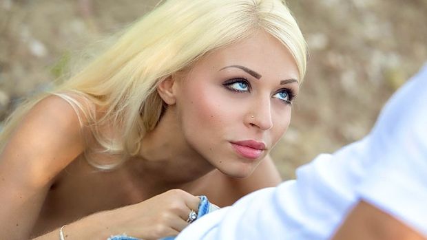 Chloe Lacourt - Deep in the Valley | HD Glamcore