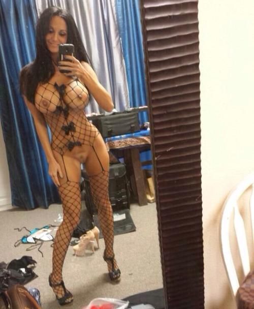 Amateur teen Aria selfie. Follow me to see more.
