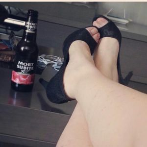 Sexy feet and shoes - pies y zapatos sexys