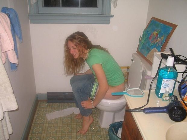 peeing toilet