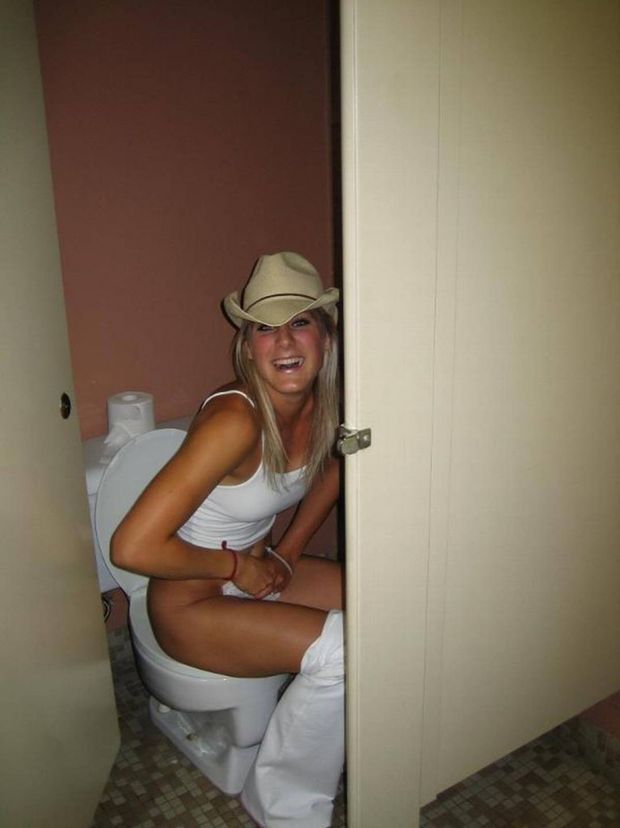 peeing toilet