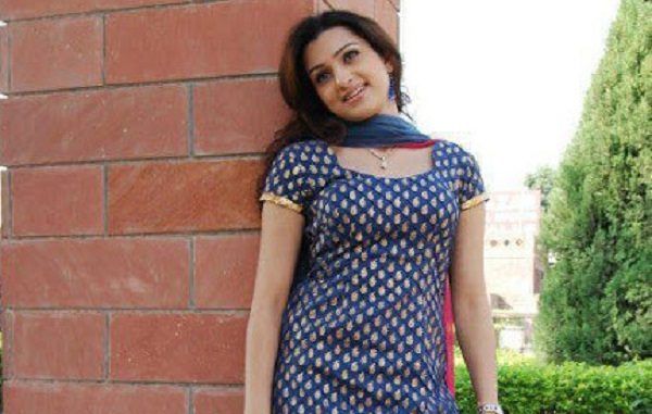 କ୍ଲାସମେଟ୍ ଟୋକିକୁ ଗିହଣା ସିଖେଇଲି – Classmate Toki Ku Gihana Sikheili