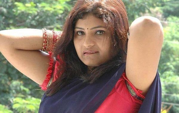 Mazburi Aurat Ko Police Wale ne Chodkar Blue Film Banaya