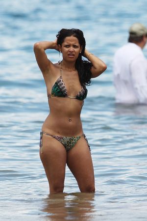 "Rocsi" Diaz -11/83 -5'2''- 36-25-37''-32A-Before -32D-After -124lbs -6.5-Shoe, Honduras Cunnilingus! -Yum! Yum!
