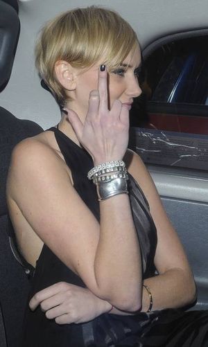 kimberly stewart middle finger