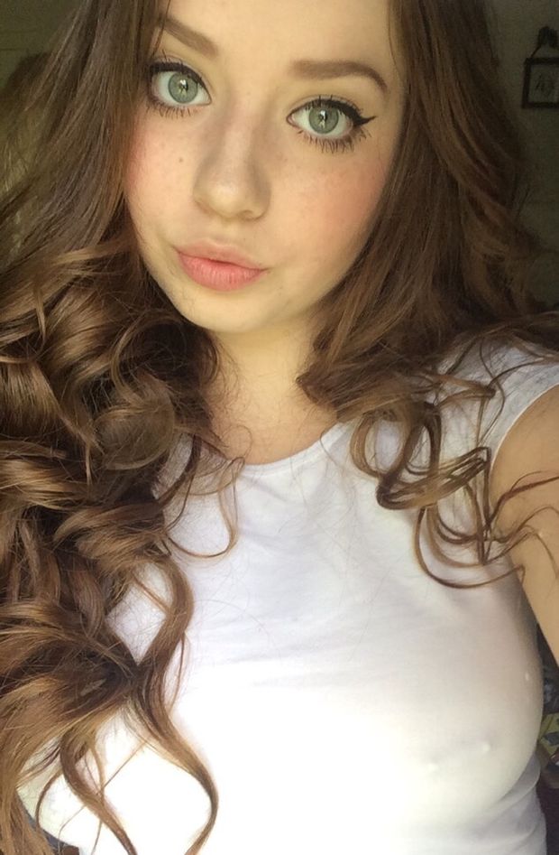 brunette hottie