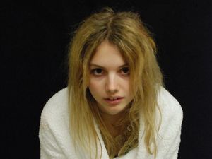 Hannah Murray -7/89 -5'5''- 33-24-34''-32A-Bra -109lbs -7-Shoe, British Sweetheart, Kiss Kiss, YUM!