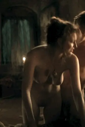 Esme Bianco -5/82 -5'8''- 34-24-35''-34B-Bra -121lbs -7-Shoe, British Beauty, Pretty Tits, Cunnilingus! -Yum! Yum!