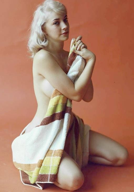 Helen Mirren when still yng & creamy