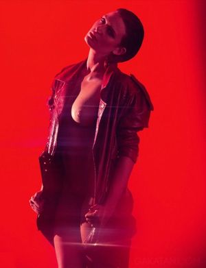 Elodie-Frege-nue-LUI-Mars-2016-27-NouvelleStar-7