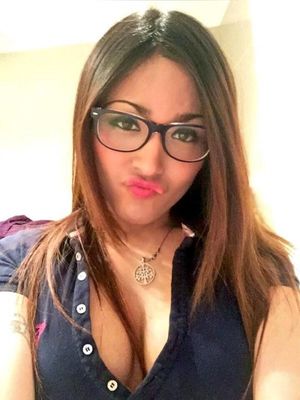 For hot shemale videos: