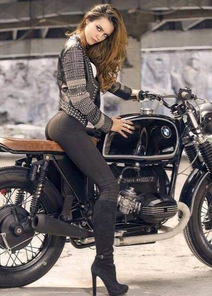Hot lady with amazing leather pants and boots