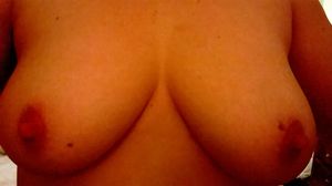 Amateur wife tits