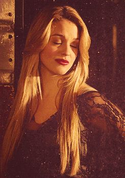 Gage Golightly -9/93 -5'8''- 35-24-35''- 32C-Bra - 119lbs -7.5-Shoe, "Walking Dead"- Hot Cunnilingus! -Yum! Yum!