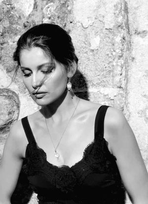 Laetitia Casta -5/78 -5'7''- 36-23-35''-32D-Bra -128lbs -7.5-Shoe, More French Model Cunnilingus! -Yum! Yum!