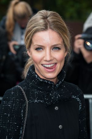Annabelle Wallis