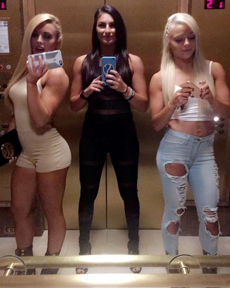 3 Hotties Taking Selfies