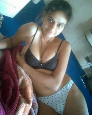 Abu Aur Uncle Ne Meri Chut Mari- hindi sex