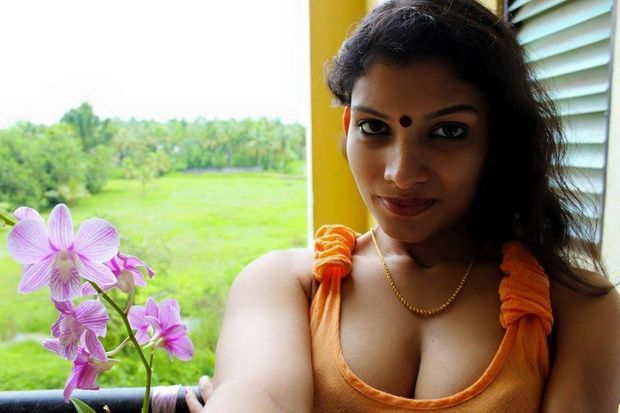 Desi Wifes Non Nude.... Want them without cloths