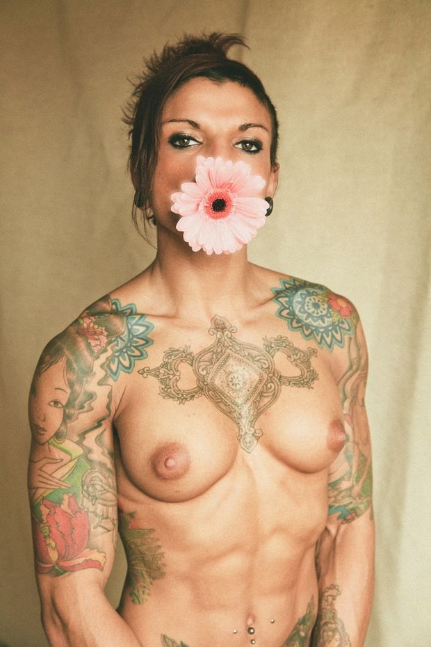 body,jessica jess femme woman gilf belle jolie lovely beautiful alsace canon 5dmkii r2d2 hattstatt blomster