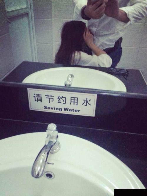 1368819:

给我露，骚逼。