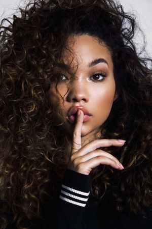 Ashley Moore -7/93 -5'8''- 34-24-32''-34A-Bra -112lbs -7.5-Shoe, Sweetheart Model Cunnilingus! -Yum! Yum!