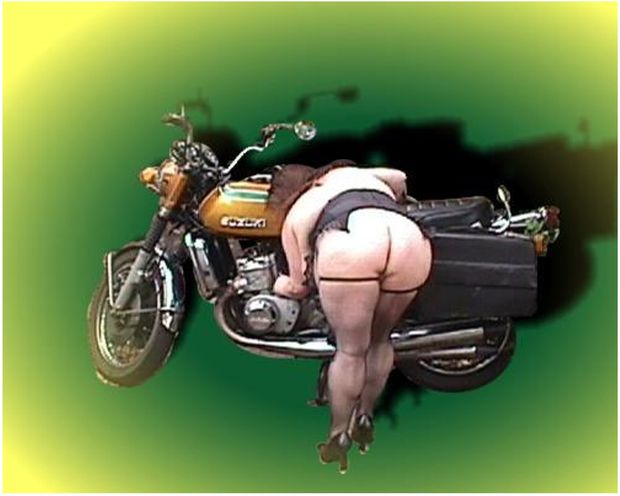 Horny bikers sniffing around? This is how to get their attention!