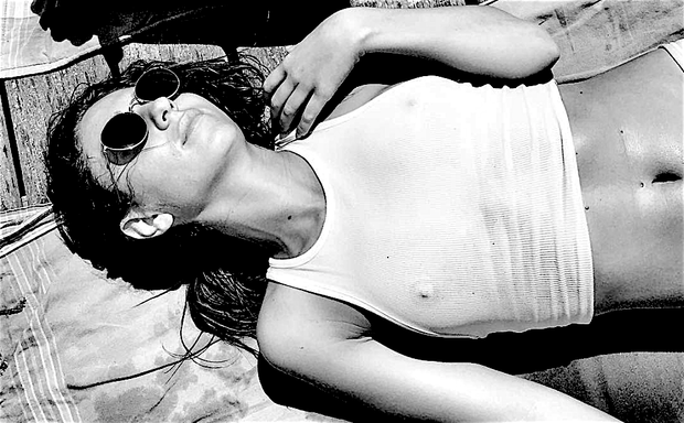 Hot teen babe in a wet tank top