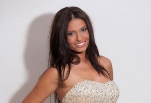 Livia DUSHKOFF (chroniqueure; ''Le Grand Cactus'', RTBF.be) ~ Bombe italo-belge d'abord aperçue dans ''Le Bachelor'' belge