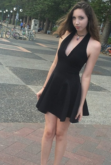 Retweet if you would smash her? xxx —>...