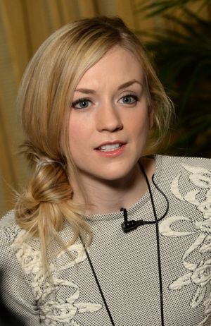 Emily Kinney -8/85 -5'5''- 32-23-34''-32A-Bra -114lbs -8-Shoe, Hot Cunnilingus! -Yum! Yum!