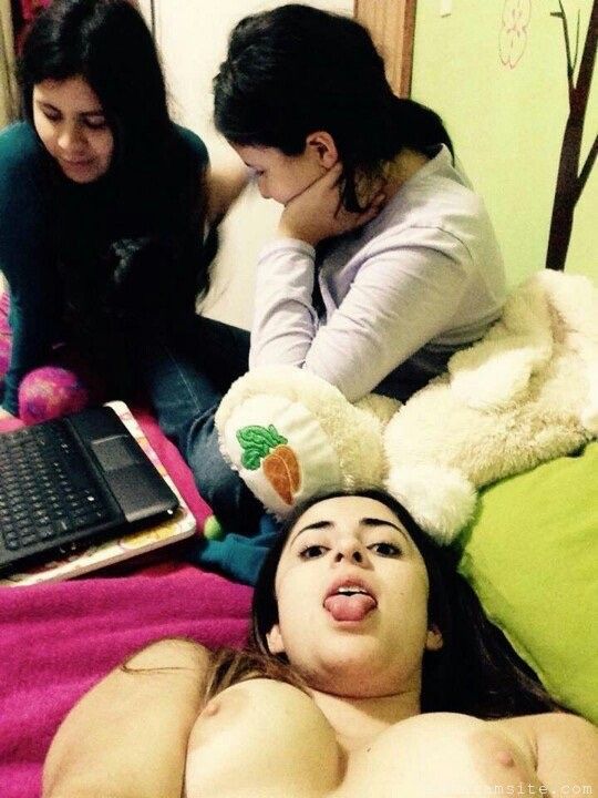 Pakistani women nude selfies
