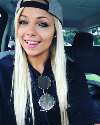 Alexa Bliss -8/91 -5'1''- 34-25-34''-34C-Bra - 120lbs - 6.5-Shoe, WWE Sweet Wet Cunnilingus! -Yum! Yum!