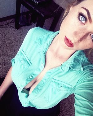 Downblouse