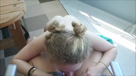 Teen lass loves getting rammed hard.