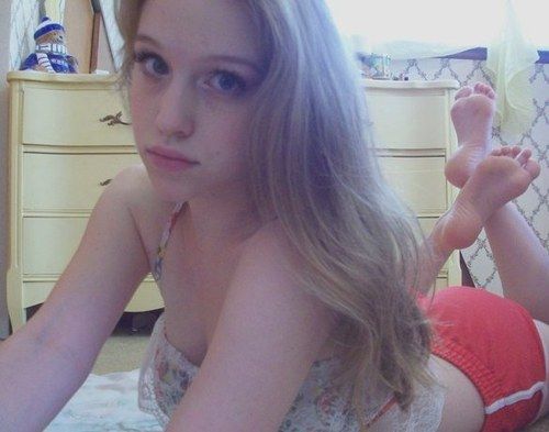 Hot amateur the pose