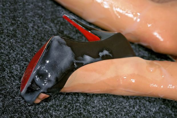 cum on feet